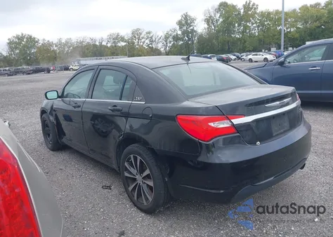 2014 Chrysler 200 Touring z USA, uszkodzony, nr VIN 1C3CCBBBXEN159119